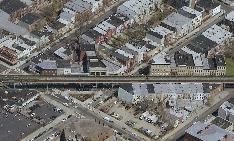 Heissler triangle: Heissler triangle - Willoughby Avenue and Bushwick Avenue 2